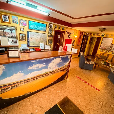 Arunda Ii Hotel 2*